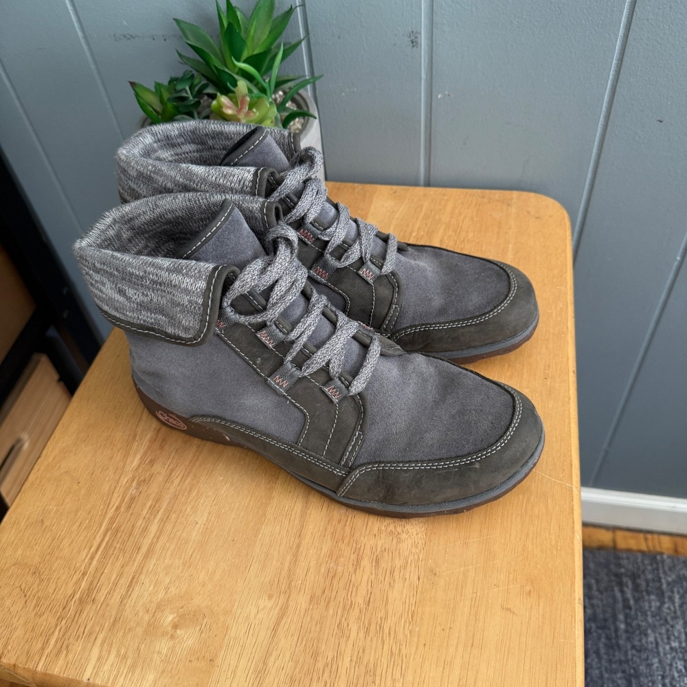 Chaco Boots Barbary Women's Size 10.5 Gray Castlerock Waterproof Hiking J106392